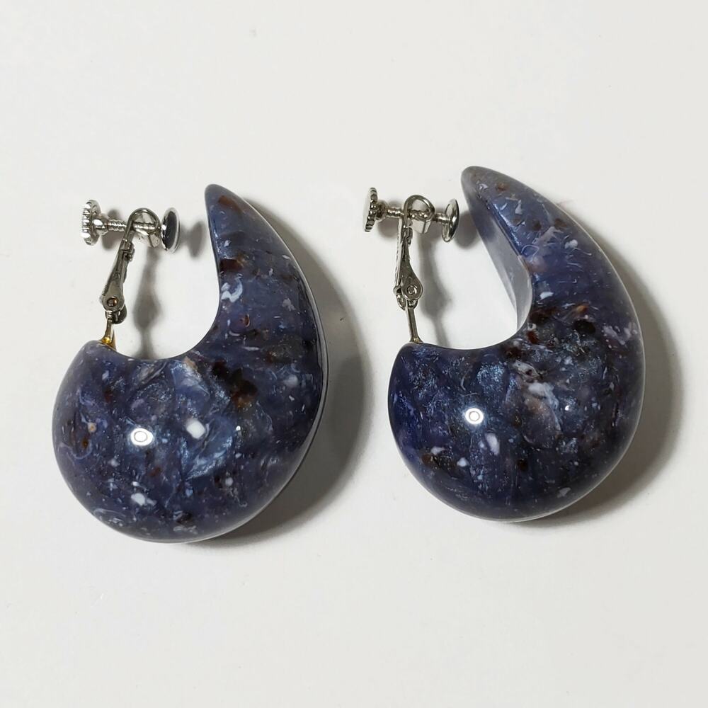 Vintage Les Bernard Blue Plastic J Hoop Screw Back Clip Earrings